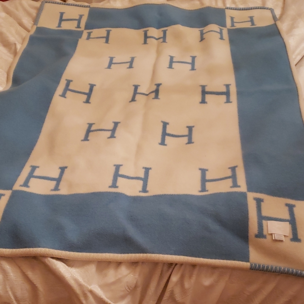 AUTHENTIC Hermes baby Avalon Blanket